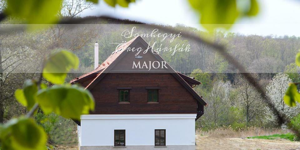 Somhegyi Oereg Harsfak Major Vendeghaz Bed and Breakfast Bakonybél Exteriör bild