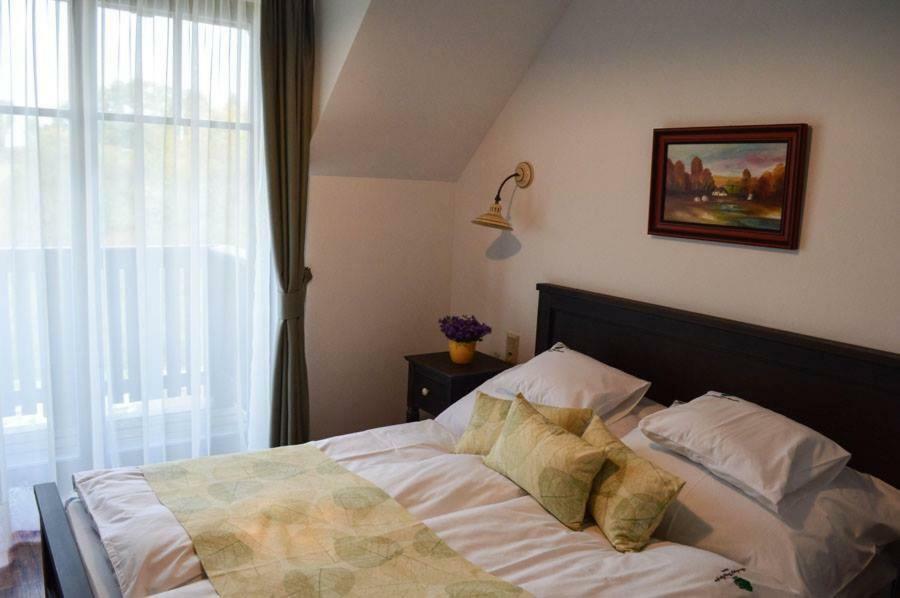 Somhegyi Oereg Harsfak Major Vendeghaz Bed and Breakfast Bakonybél Exteriör bild