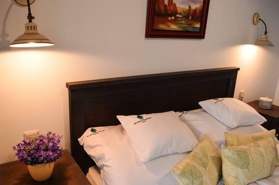 Somhegyi Oereg Harsfak Major Vendeghaz Bed and Breakfast Bakonybél Exteriör bild