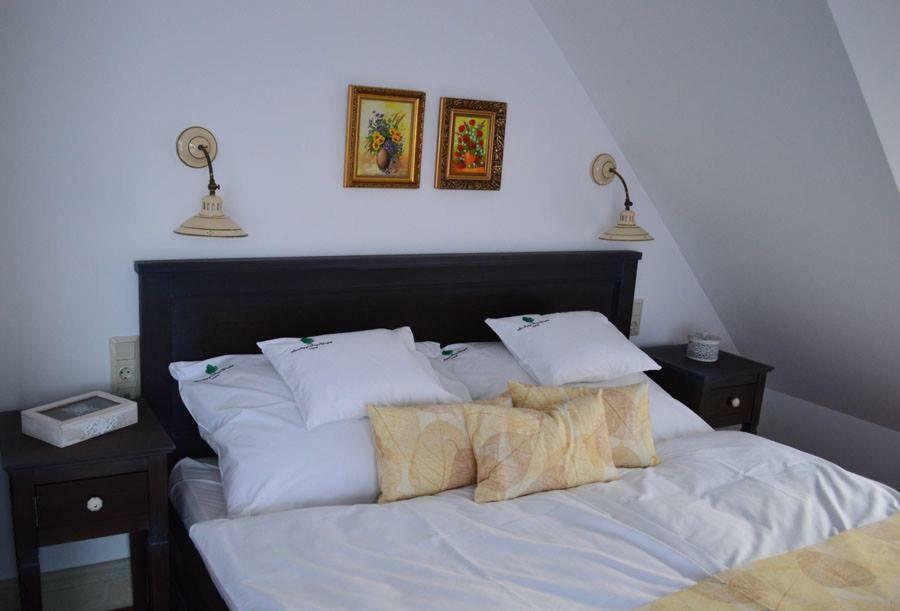 Somhegyi Oereg Harsfak Major Vendeghaz Bed and Breakfast Bakonybél Exteriör bild
